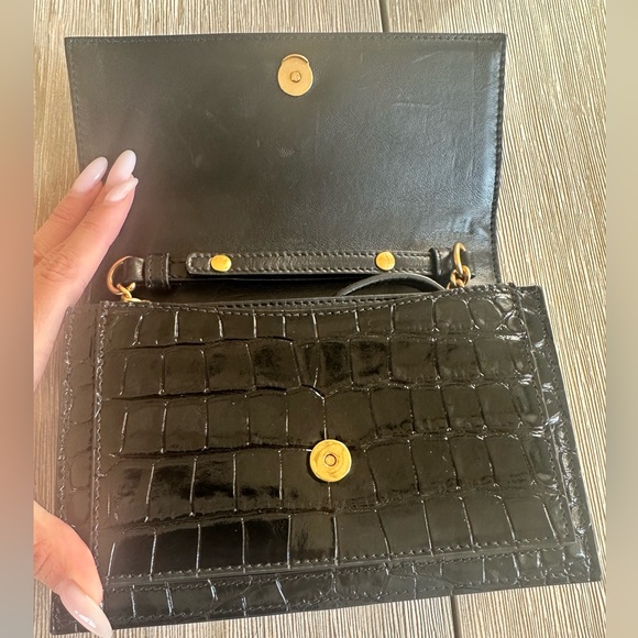 Balenciaga- Shiny Calfskin Crocodile Embossed Sharp Crossbody Clutch Black - Picture 2 of 12